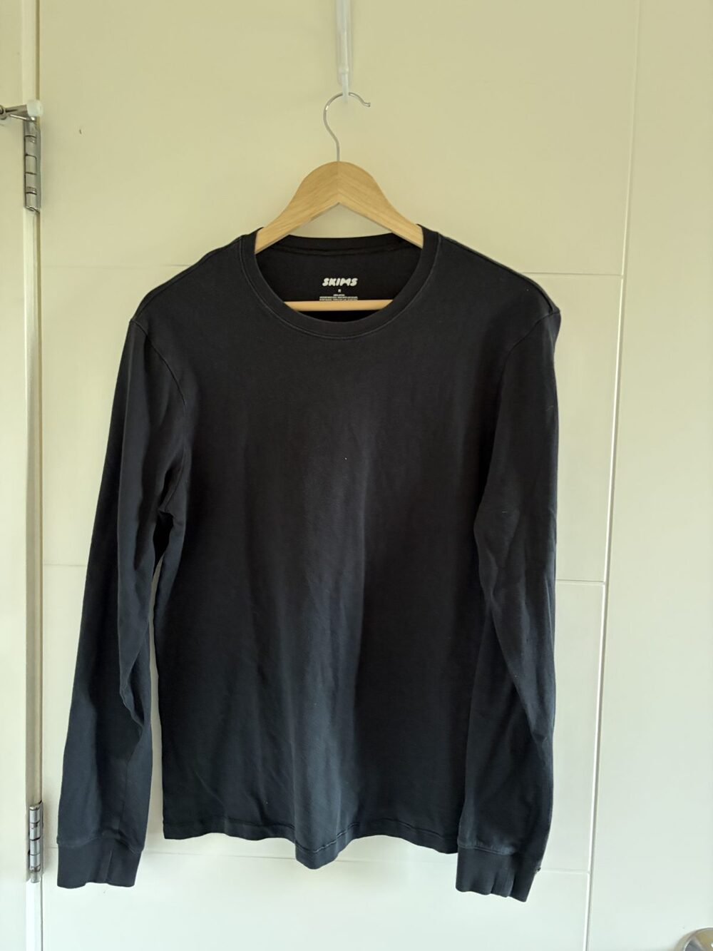 SKIMS Men's Long Sleeve Crewneck Tee Black 100% Cotton Size Medium